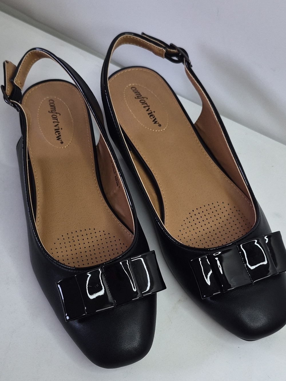 comfortview Women's Black Slingback Flats with Bow Accent Size 10M